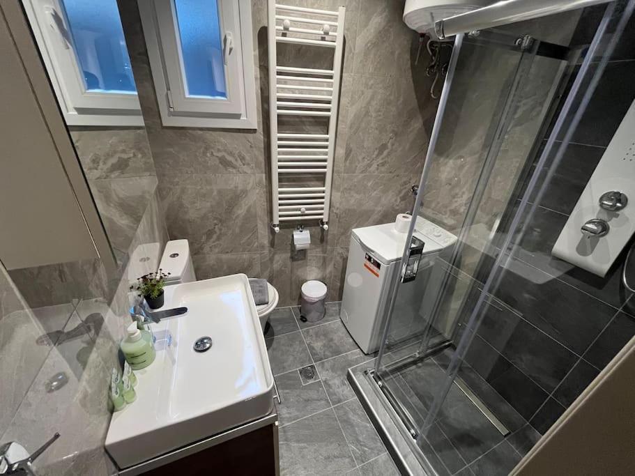 Odyssey Apt 1 Thessaloniki Exterior photo