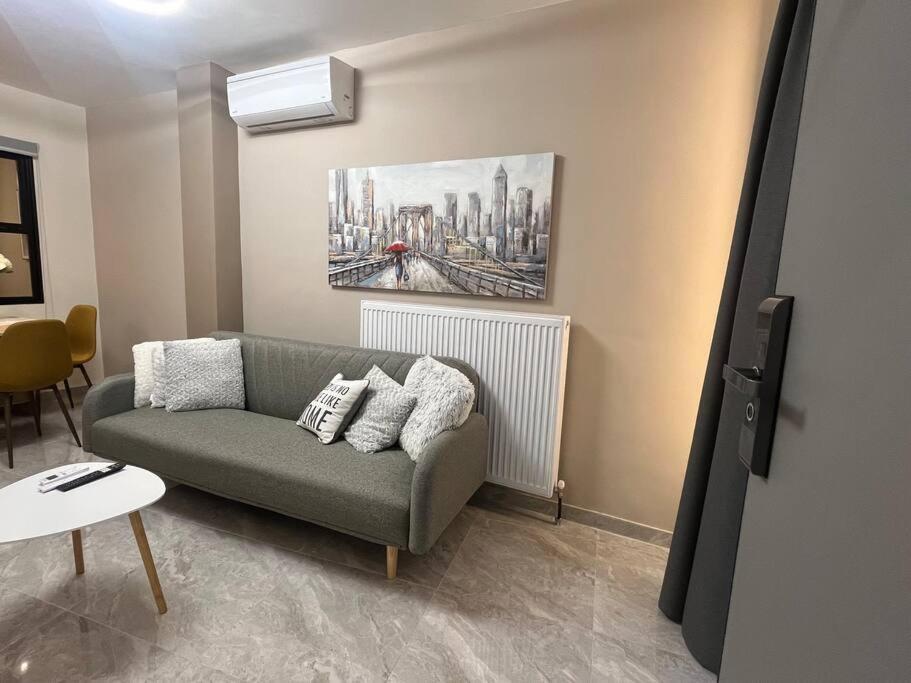 Odyssey Apt 1 Thessaloniki Exterior photo