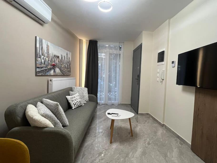 Odyssey Apt 1 Thessaloniki Exterior photo
